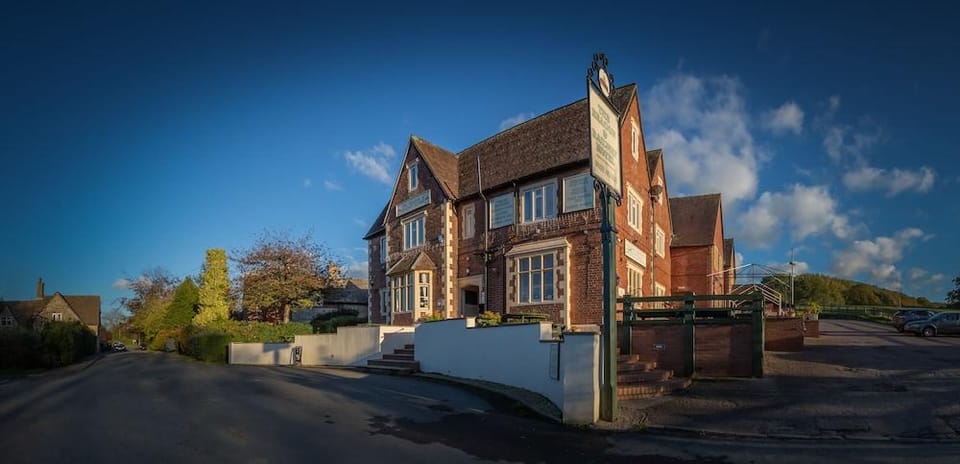 The Beacon Inn Hotel in Stroud District