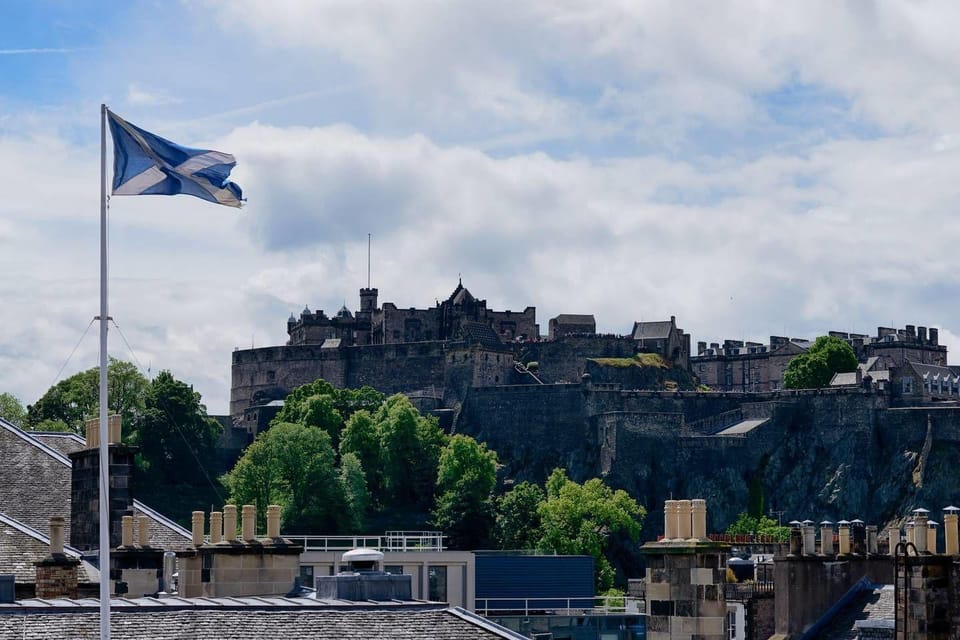 Luxury George Street Apartments: Castle Suite Hotel in Edinburgh