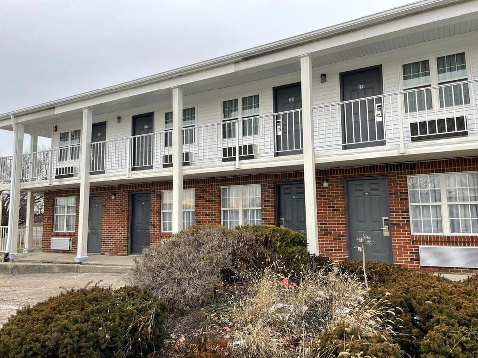 Deerfield Inn Motel in Xenia