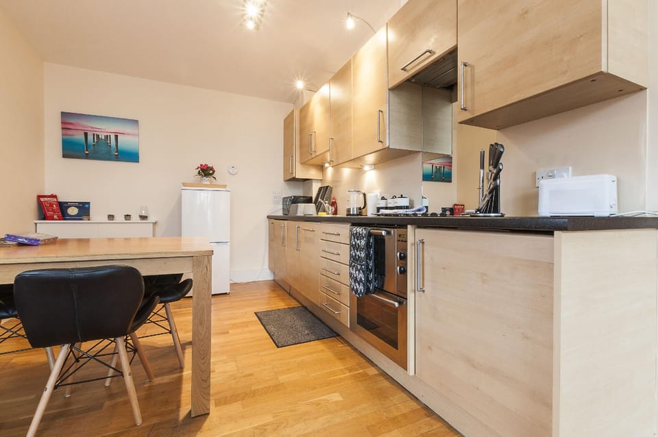 City Centre Spacious Apartment Hotel in Exeter