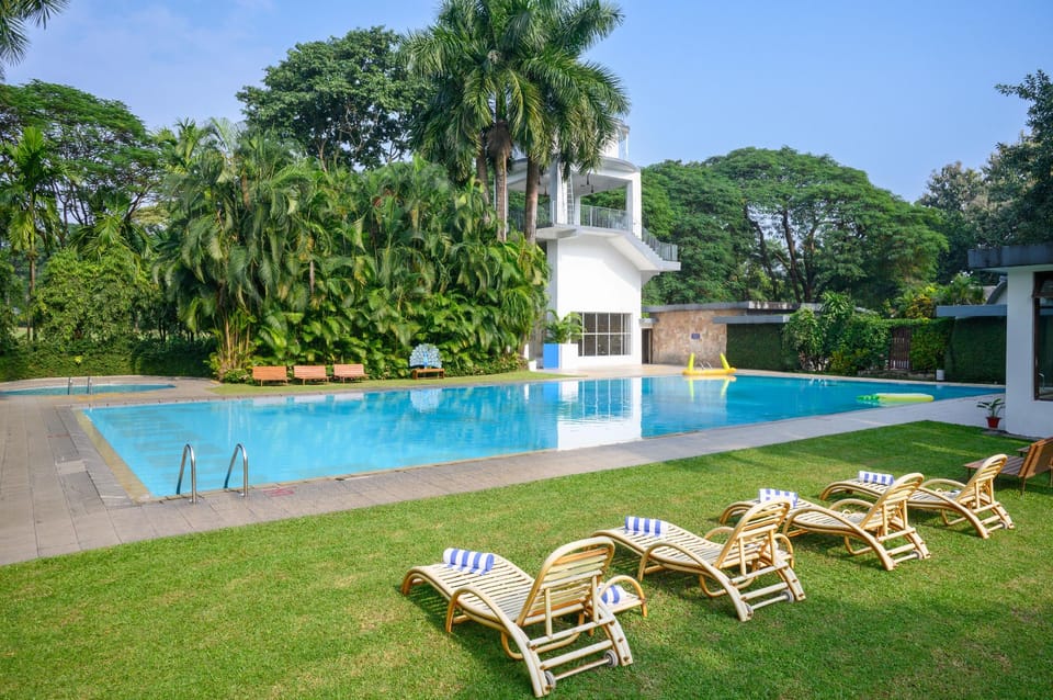 Hotel Sinclairs Retreat Dooars Resort in West Bengal