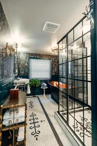 The Matriarch Suites- Downtown Ashland, OR Hotel in Ashland
