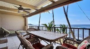 Castle Kona Bali Kai , a Condominium Resort Hotel in Holualoa