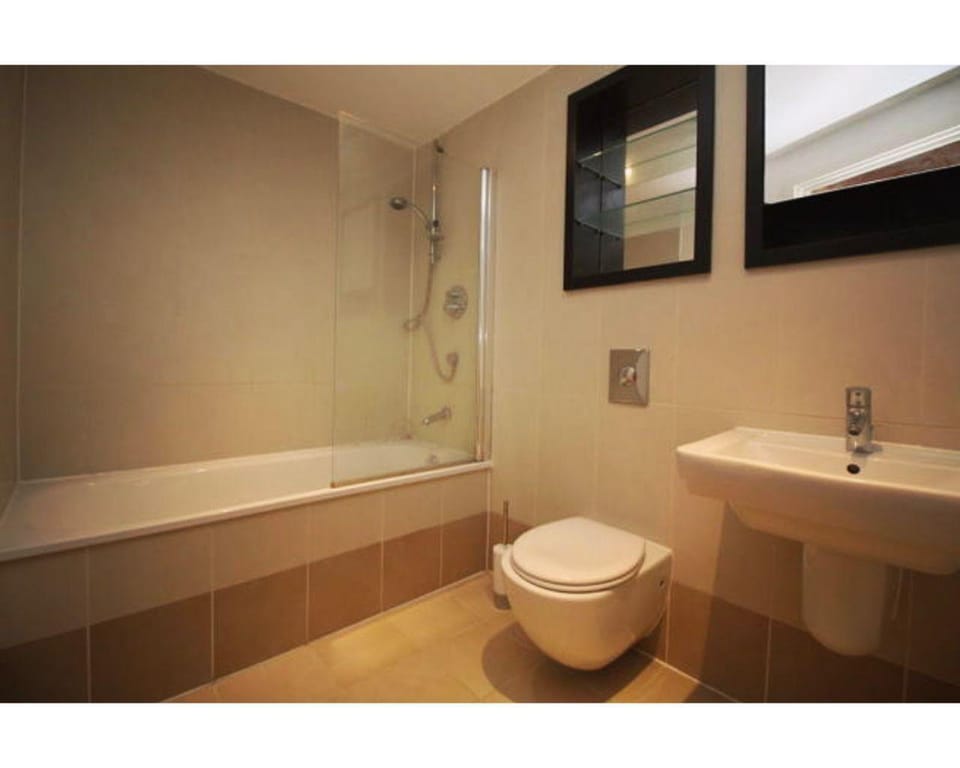 Modern Leeds City Apartment Hotel in Leeds