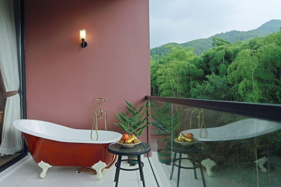 Moganshan Yinsu Garden Camping Holiday Villa Hotel in Zhejiang