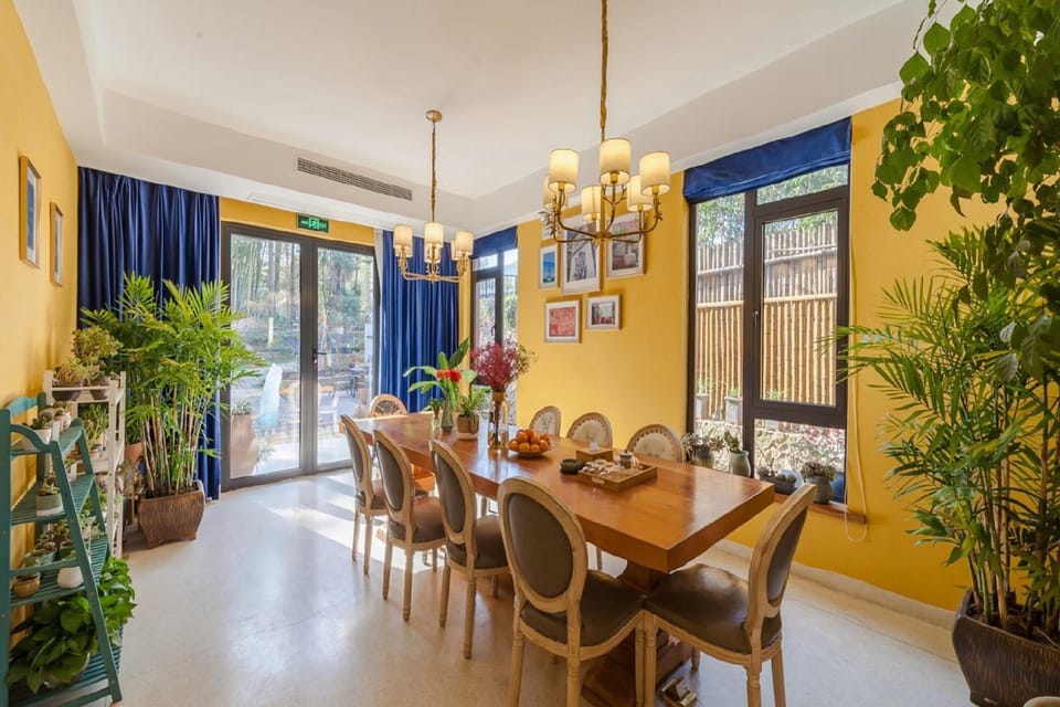 Moganshan Yinsu Garden Camping Holiday Villa Hotel in Zhejiang