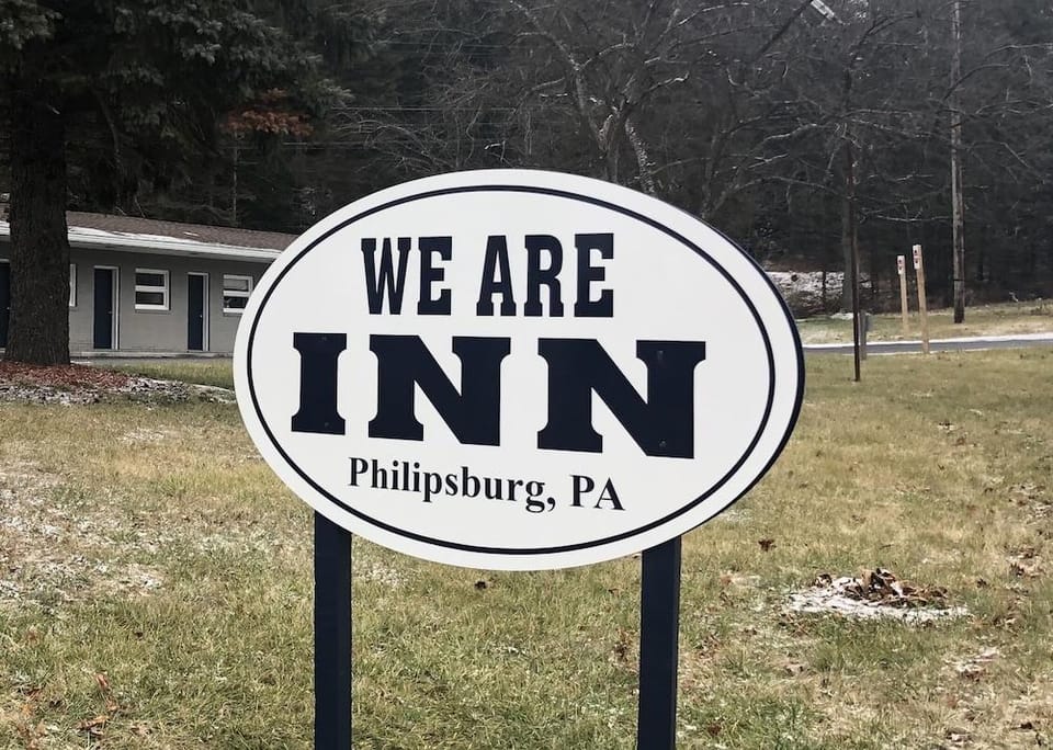 We Are Inn Hotel in Allegheny River