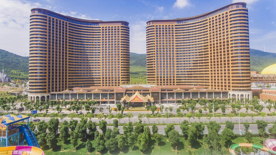 Longemont  Happy World Hotel Hotel in Suzhou