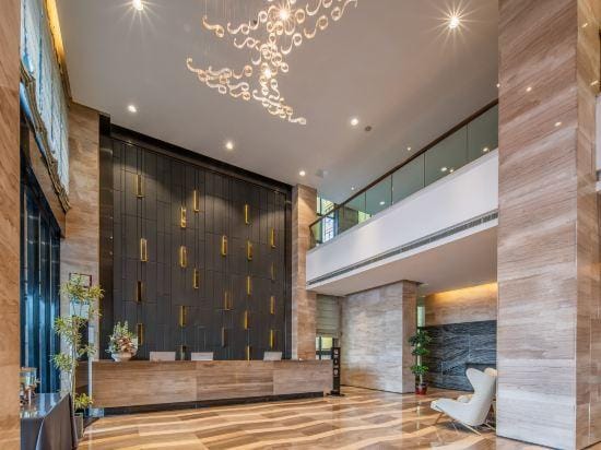Rezen Select Hotel (Taizhou Linhai Duqiao Baolong Square) Hotel in Zhejiang