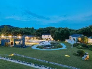 Tianmu Lake Shitang No.37 Starry Sky Pool Villa Hotel in Jiangsu