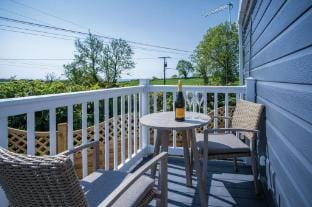 The Studio - 1 Bedroom Cabin - Amroth Hotel in Amroth