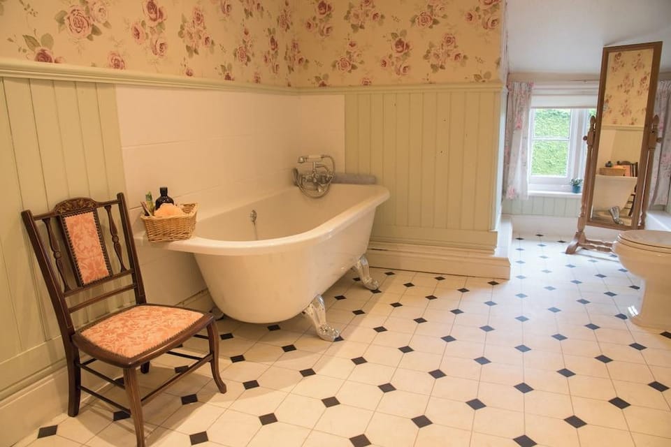 Lower House B&B Hotel in Wales