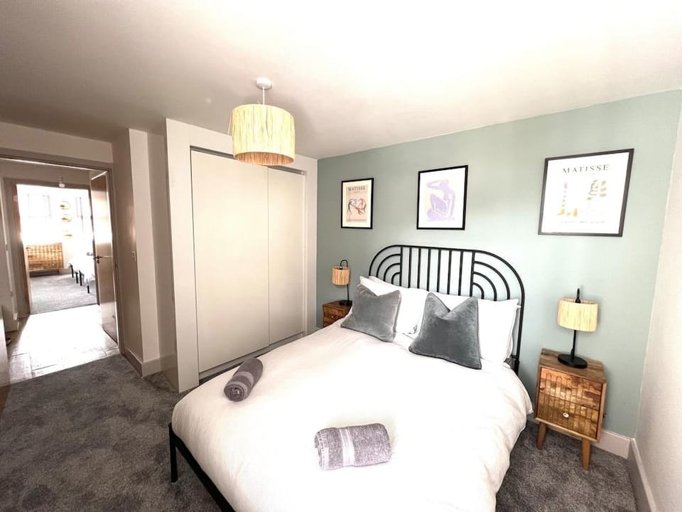 Bernard Point Hotel in Southampton