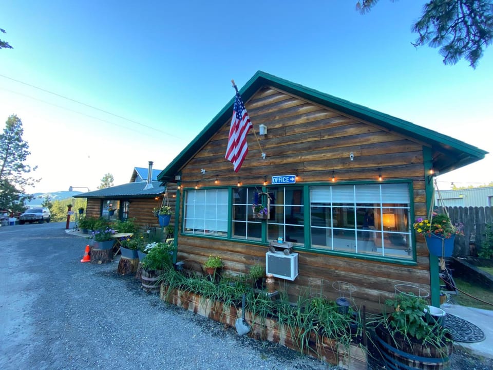 Columbia Point Resort Hotel in Franklin D Roosevelt Lake