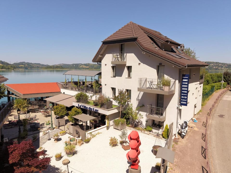 La Villa du Lac Hotel in Auvergne-Rhône-Alpes