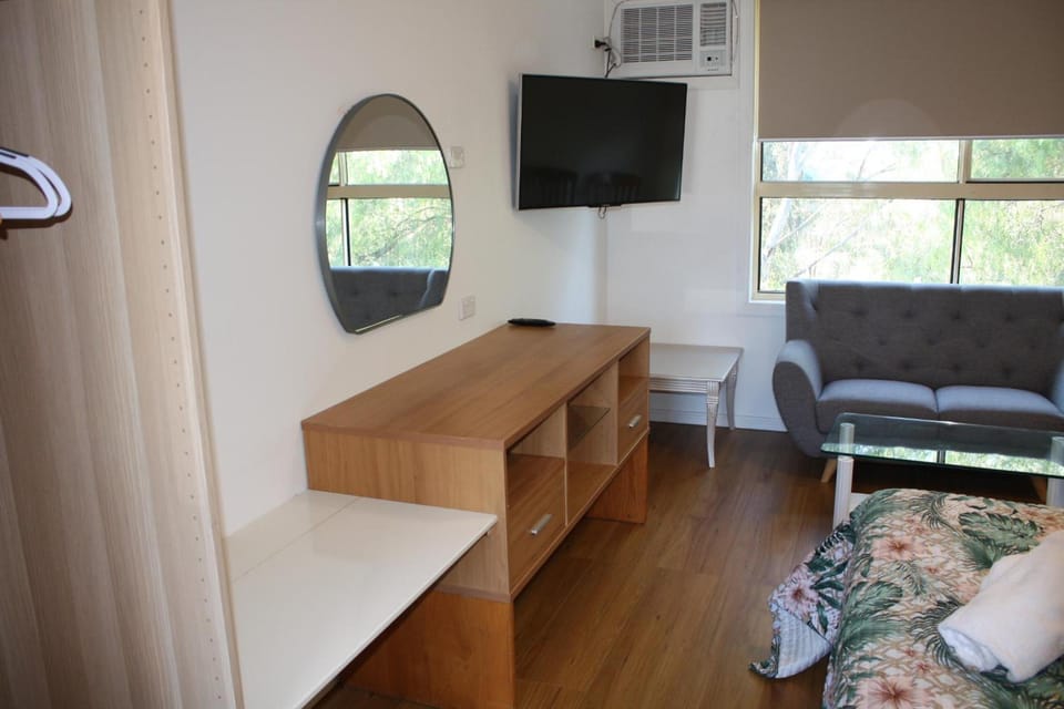 Coburg Motor Inn Hotel in Melbourne