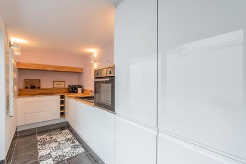 Renovated house with terrace 3 bedrooms Hotel in Villeneuve-d'Ascq