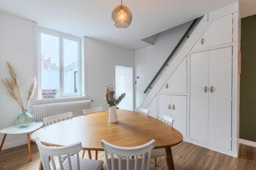 Renovated house with terrace 3 bedrooms Hotel in Villeneuve-d'Ascq
