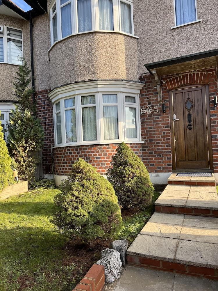 TJ Homes Hotel in Pinner