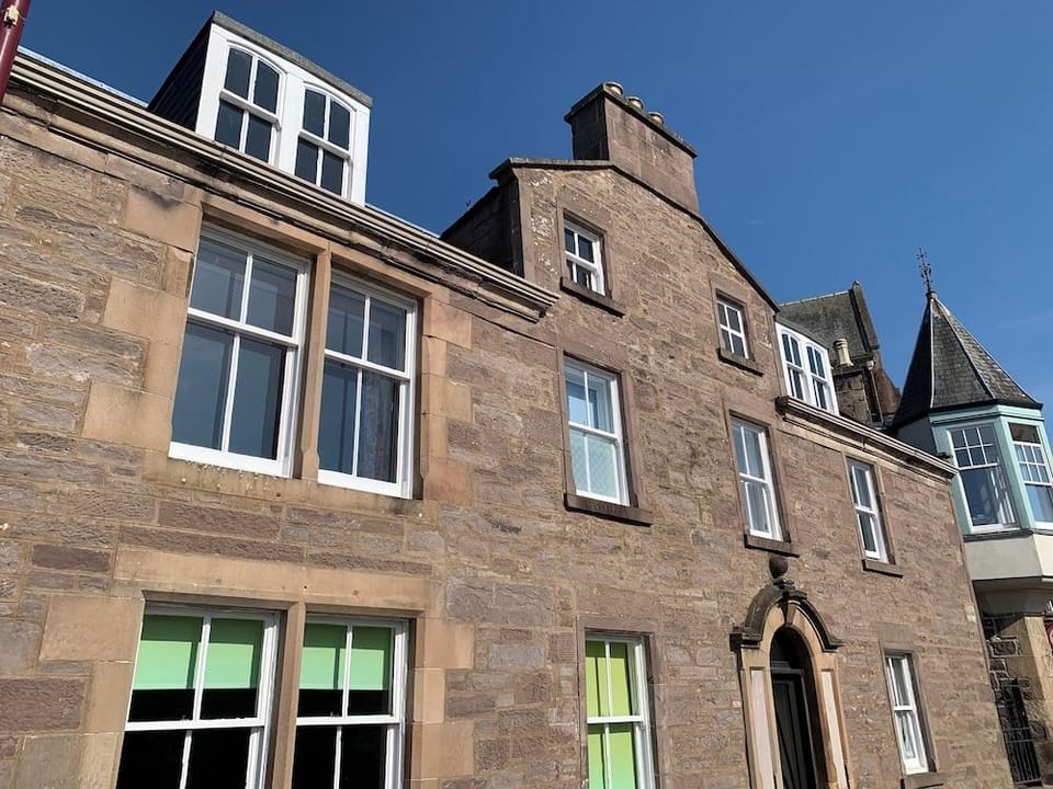 Squirrel Away Apartment Crieff Hotel in Scotland