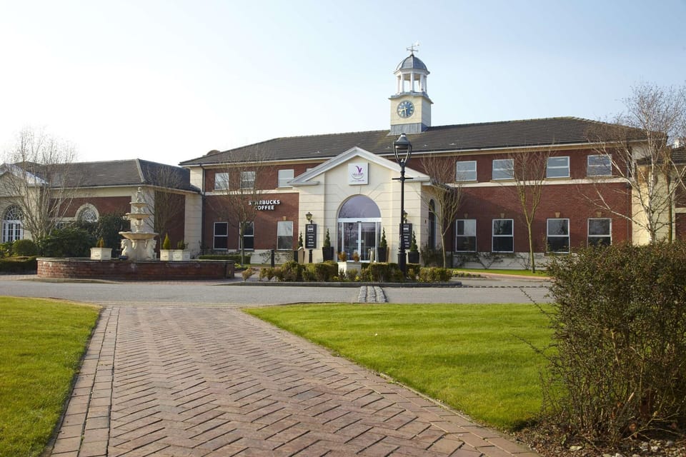 Village Hotel St Davids Nr Chester Hotel in Wales
