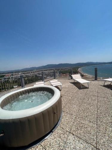 Suite Torre Azzurra B&B - Rooftop Sea View Hotel in Follonica