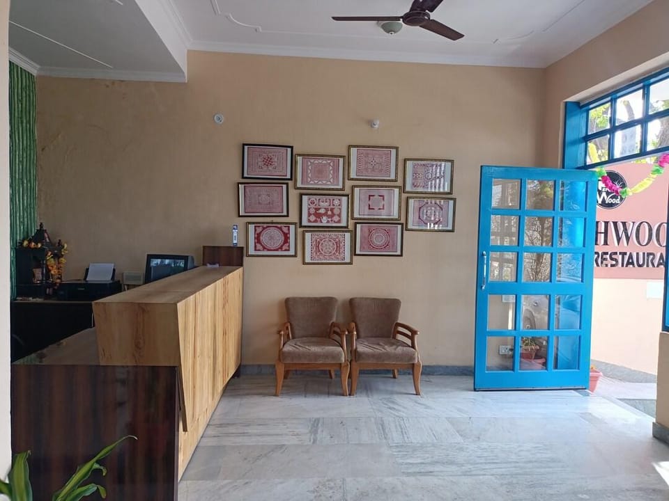 Perchwood Bhimtal Hotel in Uttarakhand