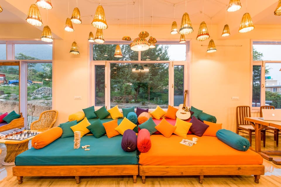 Shared lounge/TV area