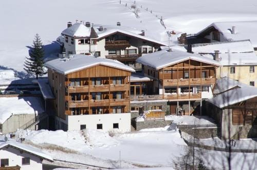Hotel Edelweiss Hotel in Canton of Grisons