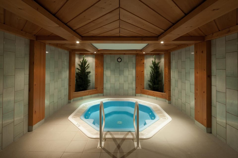 Hotel Omesberg Hotel in Lech