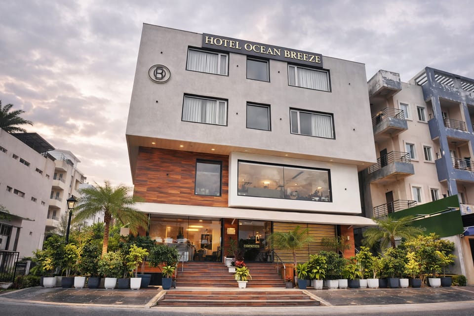 HOTEL OCEAN BREEZE, Bhopal Hotel in India
