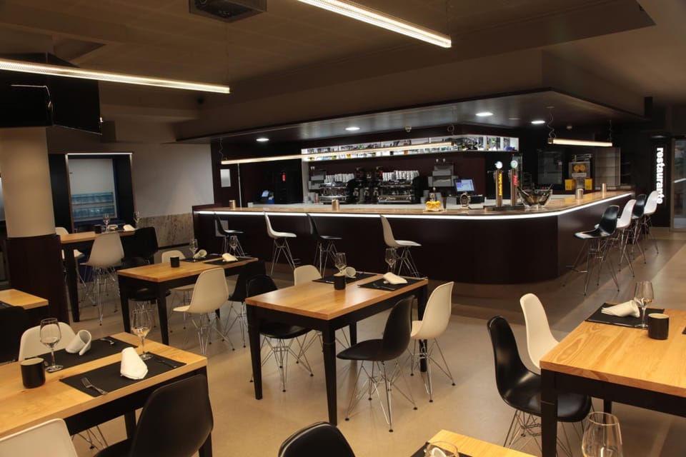 Bar/lounge