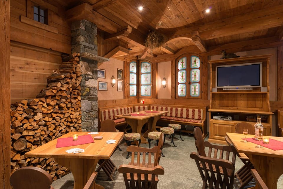 Hotel Tourist Hotel in Valtournenche