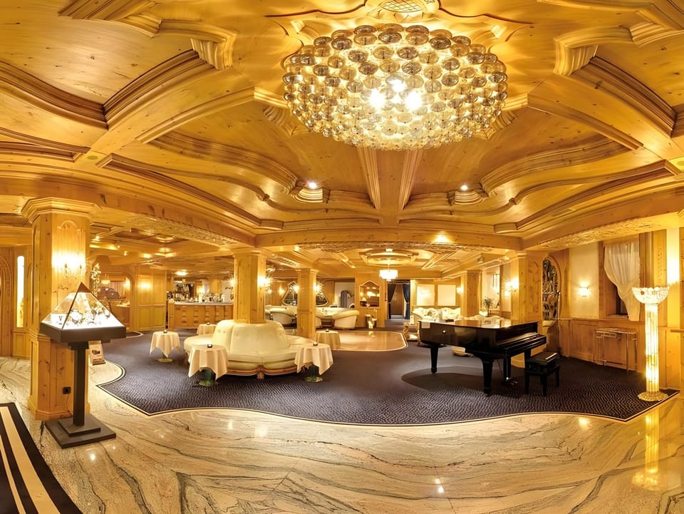 Hotel Vier Jahreszeiten Hotel in Trentino-South Tyrol