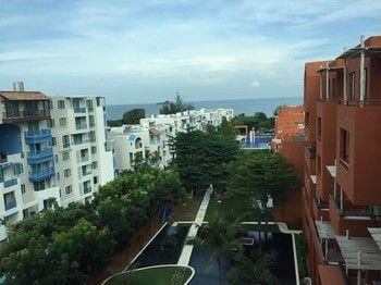 Away Las Tortugas Beachfront Hotel in Nong Kae
