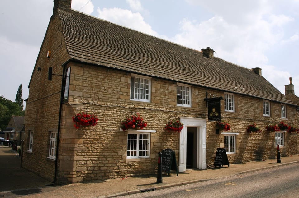 Queens Head Inn Hotel in Huntingdonshire District