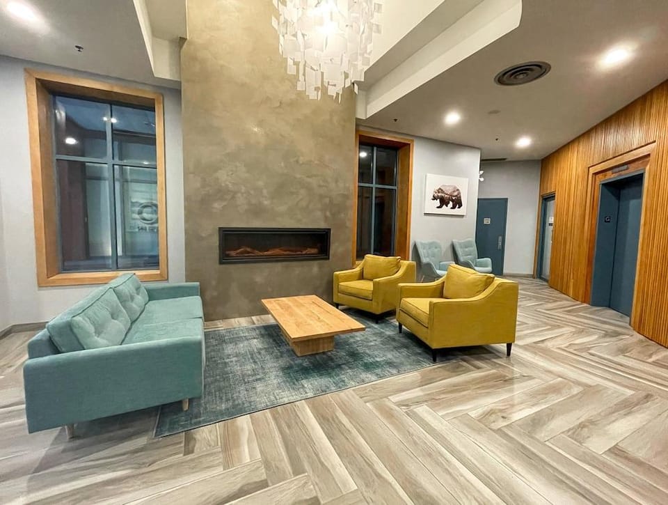 Alpenglow Lodge by MountainView Hotel in Whistler