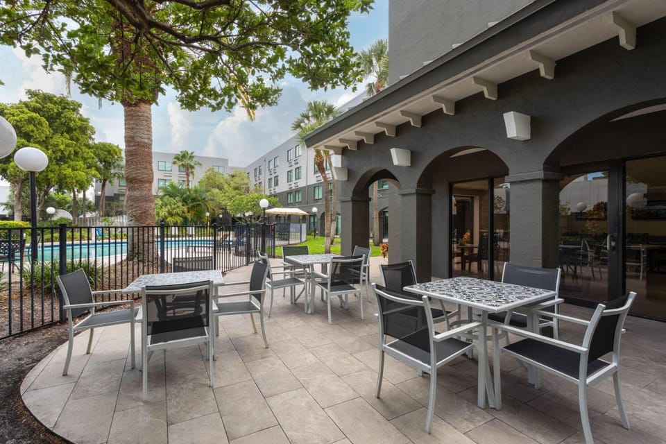 La Quinta by Wyndham Ft Lauderdale Cypress Creek Hotel in Oakland Park