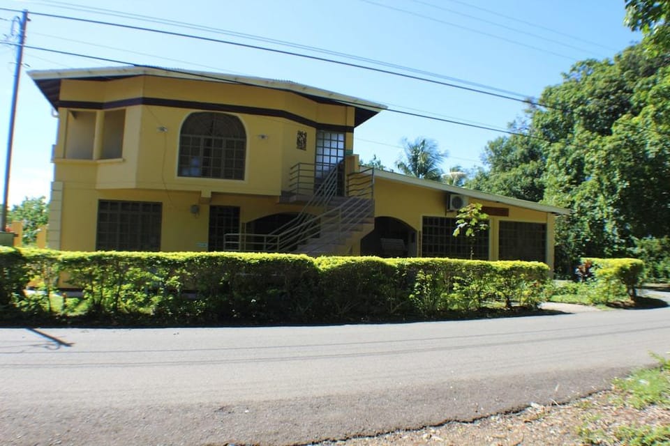 Native Abode Hotel in Bon Accord