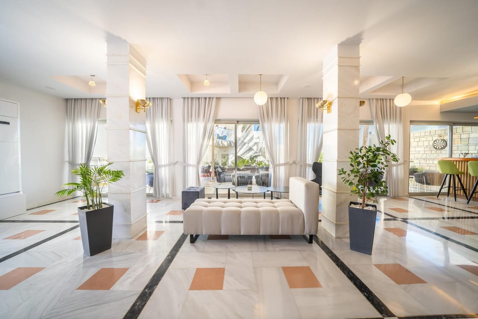 Sunset Paradise Hotel in Crete
