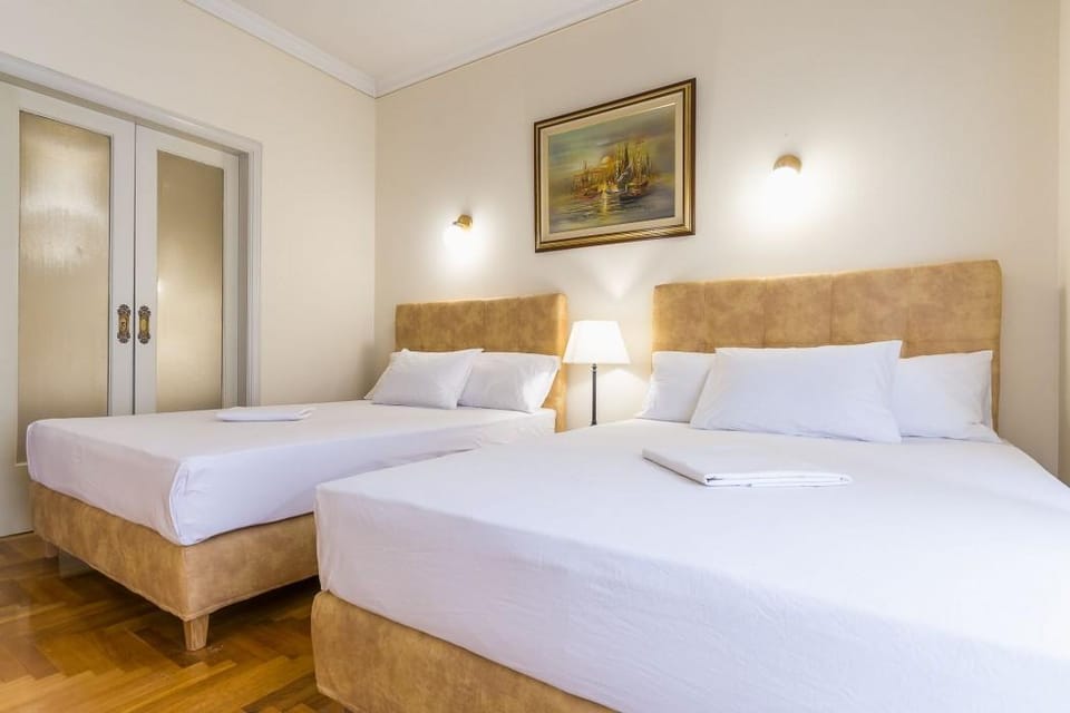 Victoria Queens Paradise Apartments Hotel in Athens