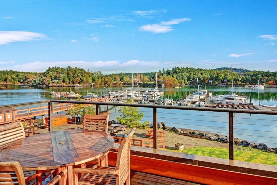 Snug Harbor Resort Hotel in San Juan Island