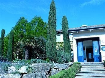 Hotel Newport Hotel in Villefranche-sur-Saone