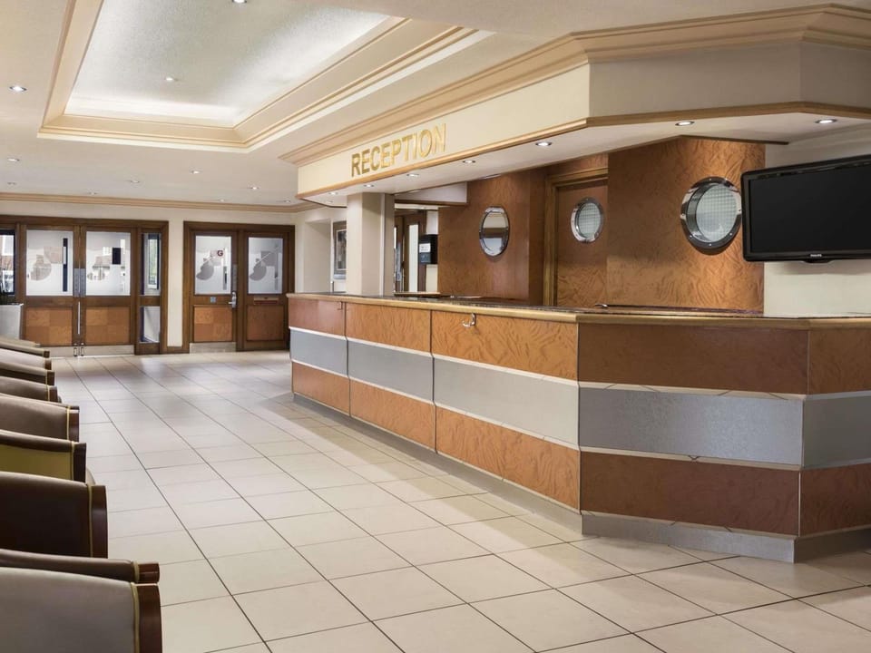 Ramada by Wyndham Birmingham Solihull Hotel in Shirley