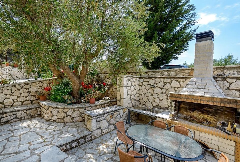 Ionian Villas Lefkas Resort in Agios Nikitas