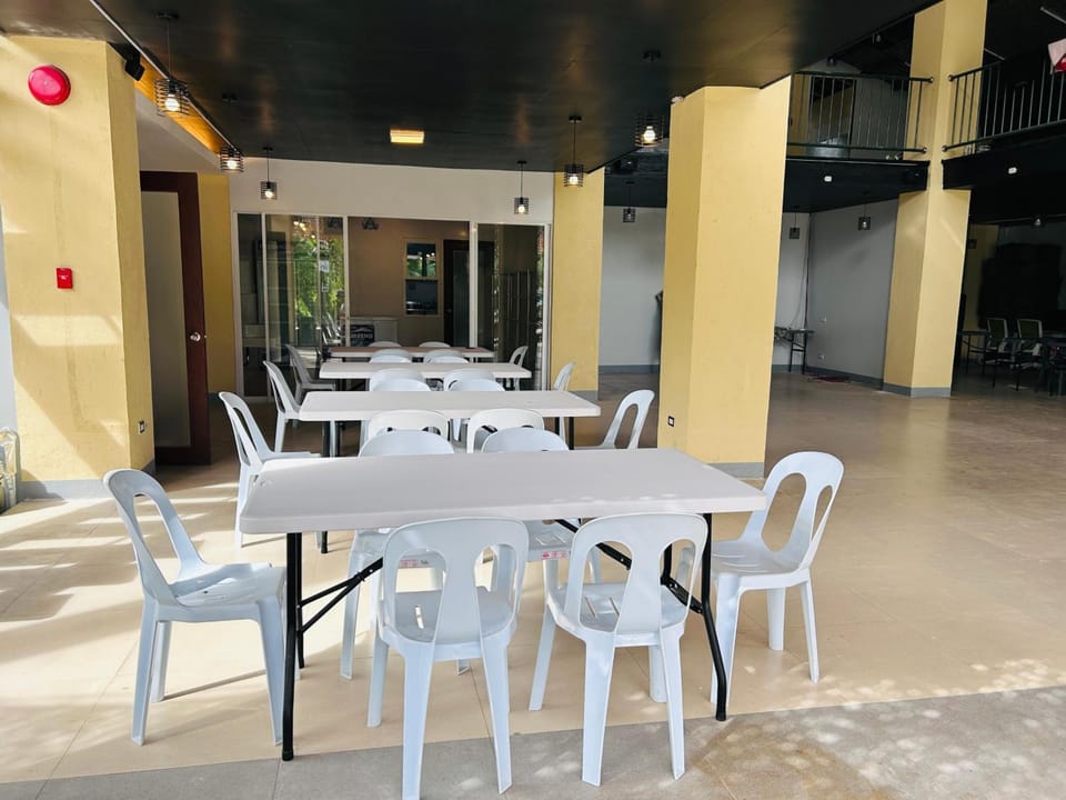 Camp Backpackers Port Barton Hostel in San Vicente