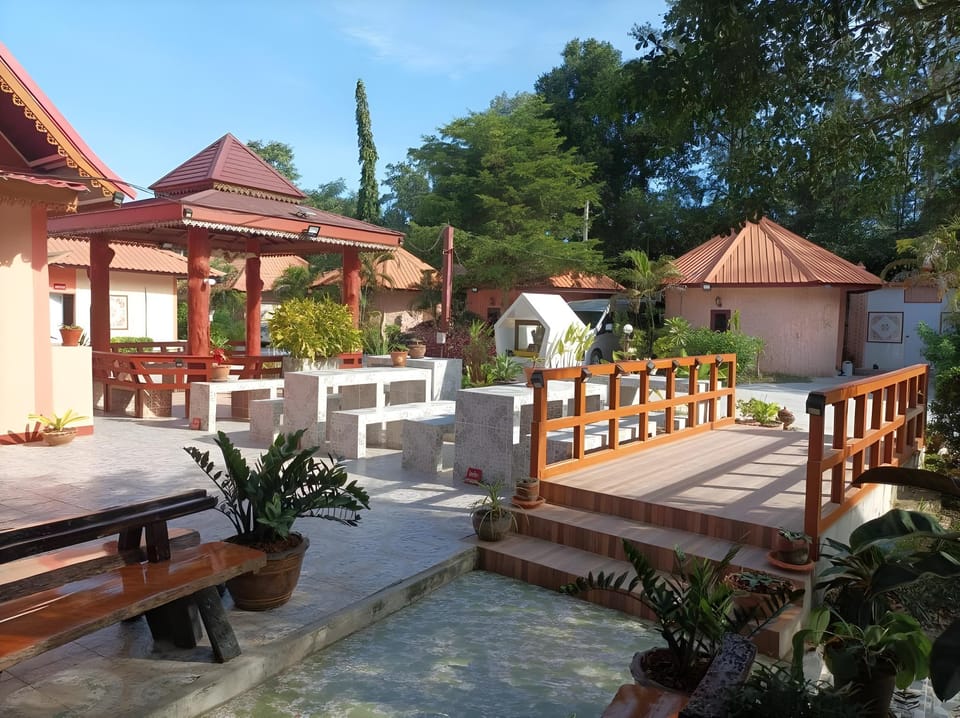 Vimanmek Resort Resort in Laos