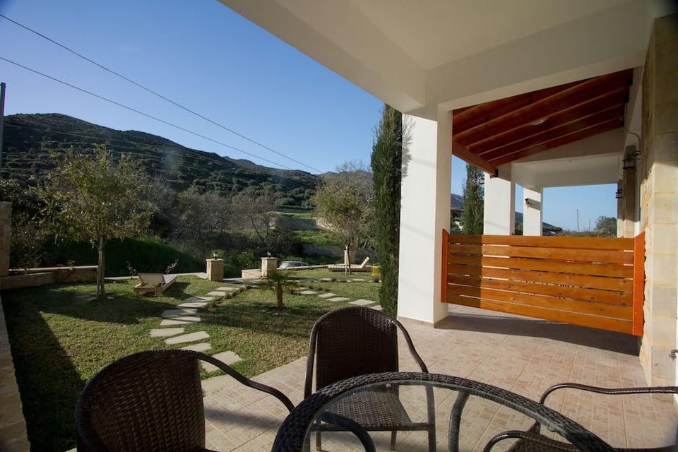 Agarathos Traditional Rooms Hotel in Crete