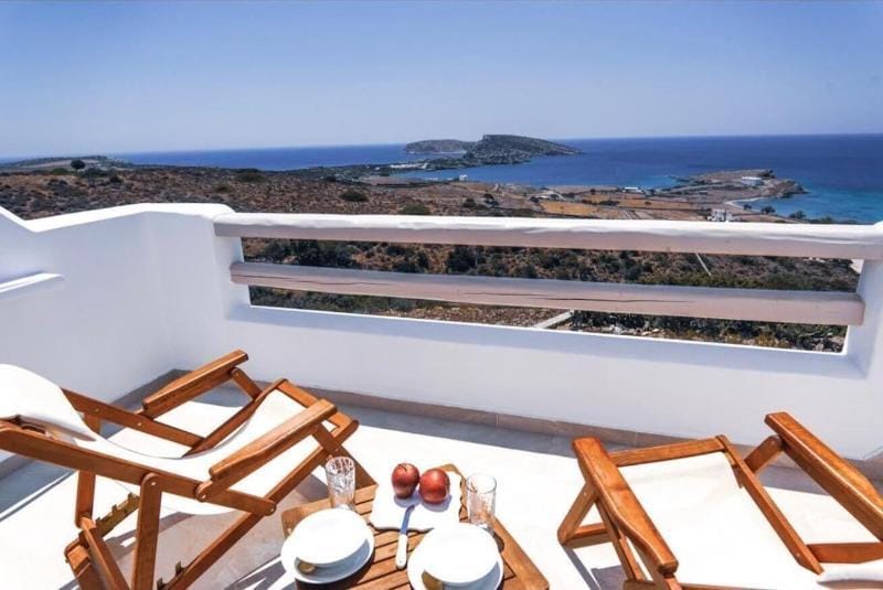 Theasis Luxury Suites Hotel in Decentralized Administration of the Aegean