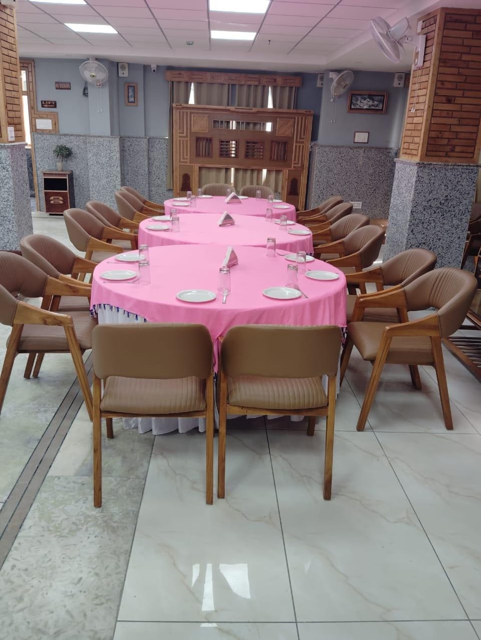 Banquet hall